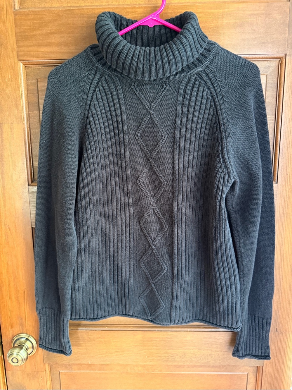 VINTAGE CABLE KNIT TURTLENECK